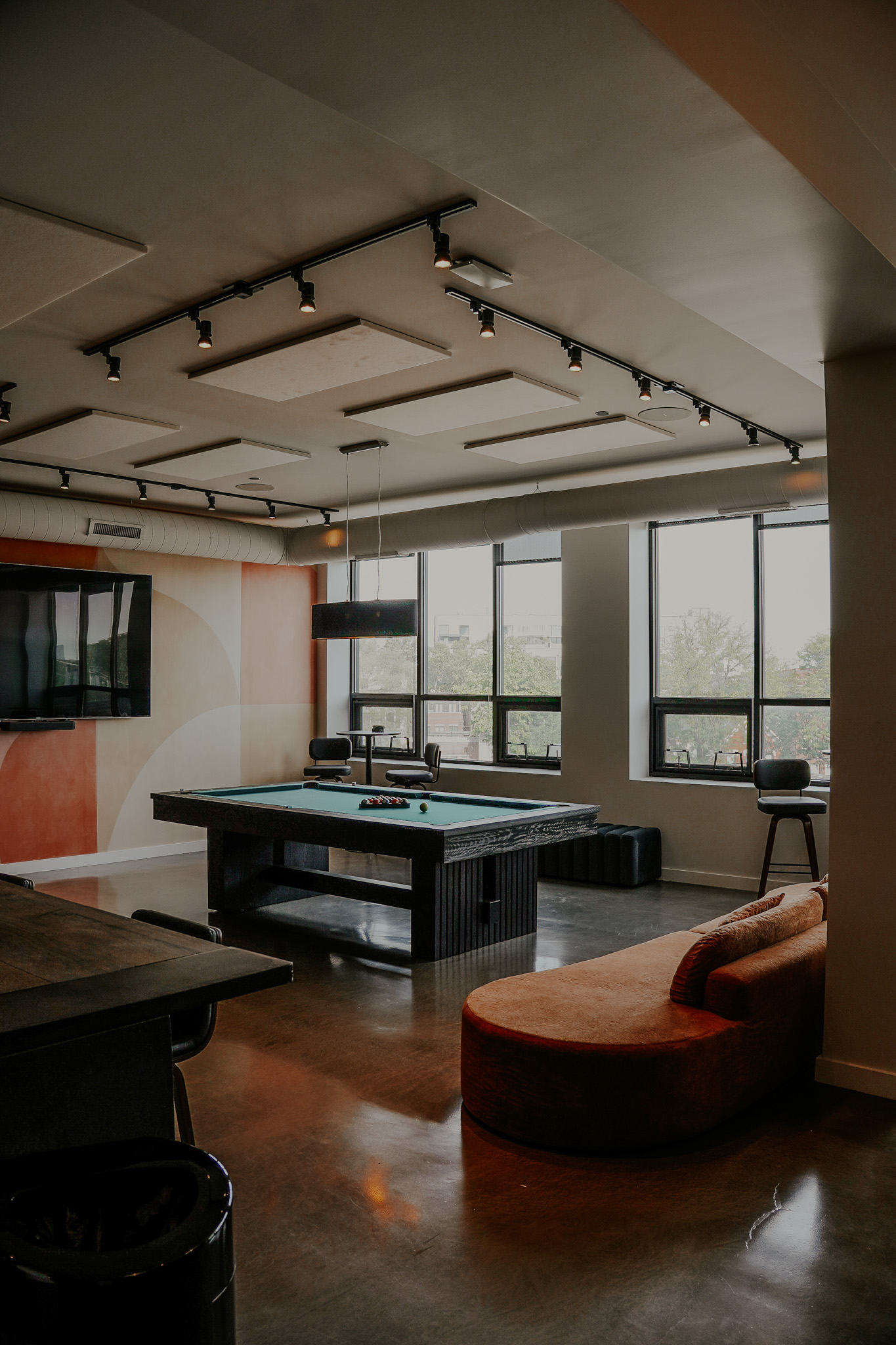 The pool table lounge at the Wicker Park clubhouse in Chicago
