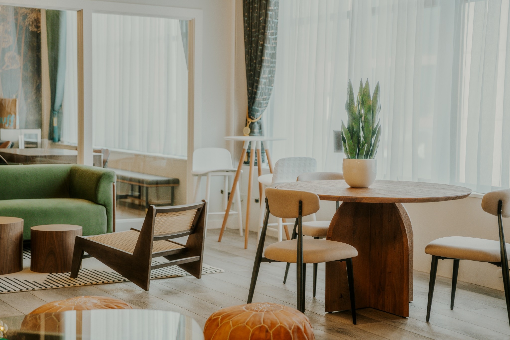 The lounge at the River North clubhouse in Chicago